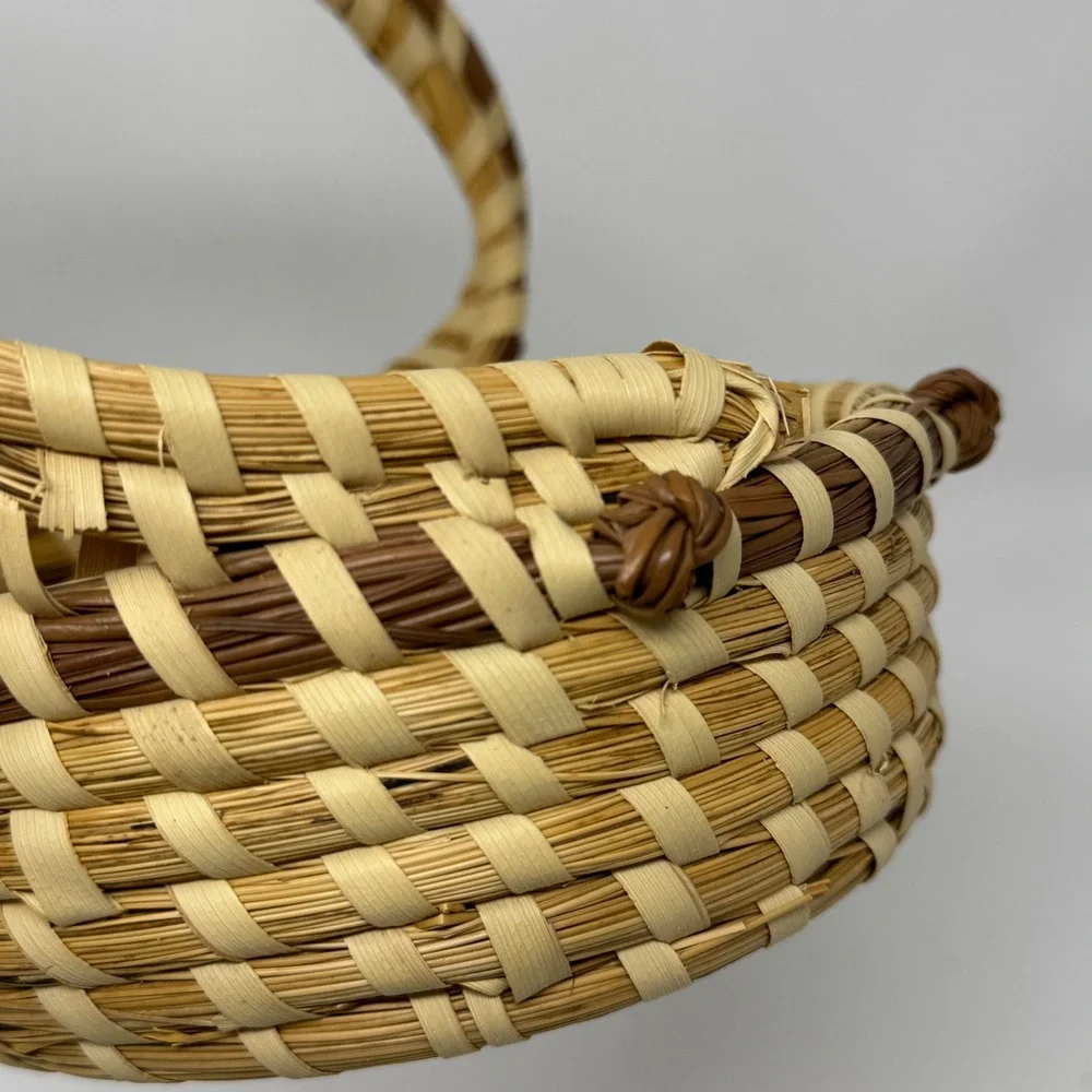 Charleston Gullah Geechee Sweetgrass Basket with Arched Handle